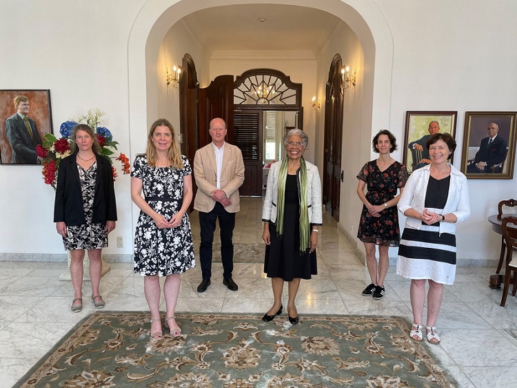 Courtesy visit of Cooperating Funds to the Governor