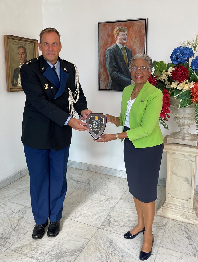 Governor receives Commander KMAR