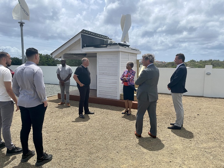 Governor George-Wout visits Ecofarm Curaçao