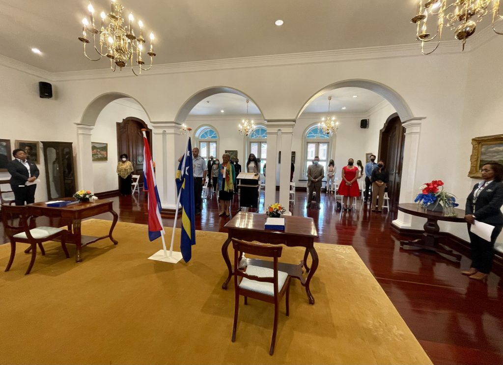 130 persons receive Dutch nationality