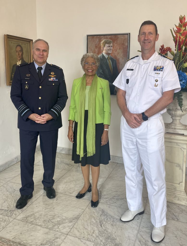 Governor gets visit from Commander of the Armed Forces