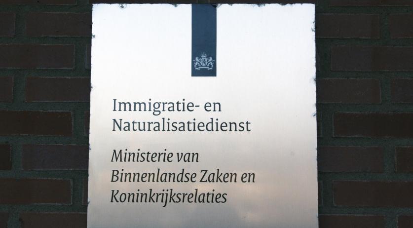 Dutch immigration office buckling under pressure, calls for fundamental changes