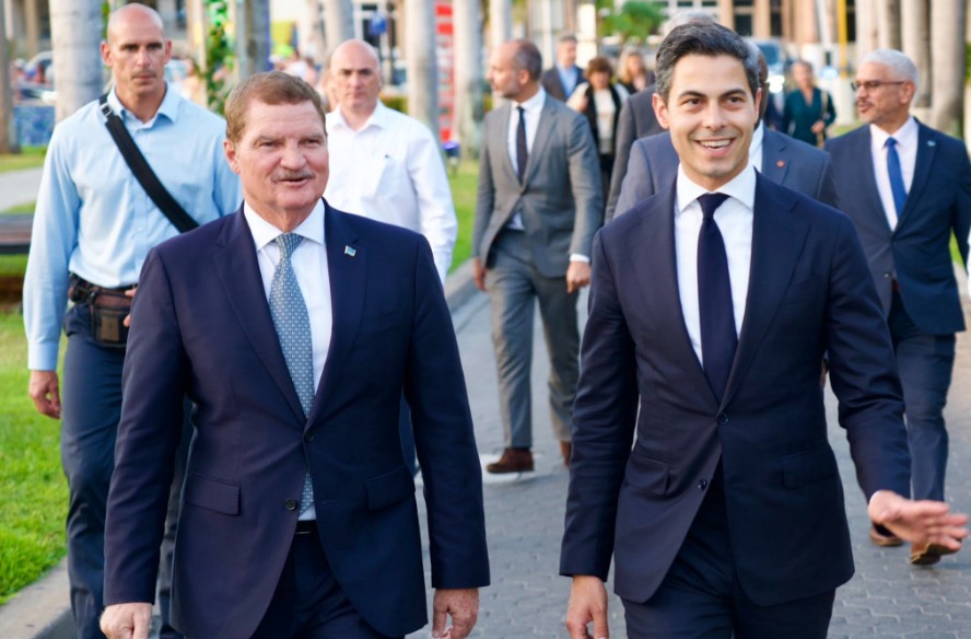 Dutch Prime Minister and Aruba Prime Minister Mike Eman Discuss Venezuela, Economy, and Kingdom Cooperation During Aruba Visit