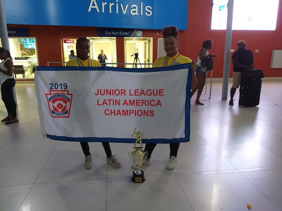 Junior softball team Latin American champion