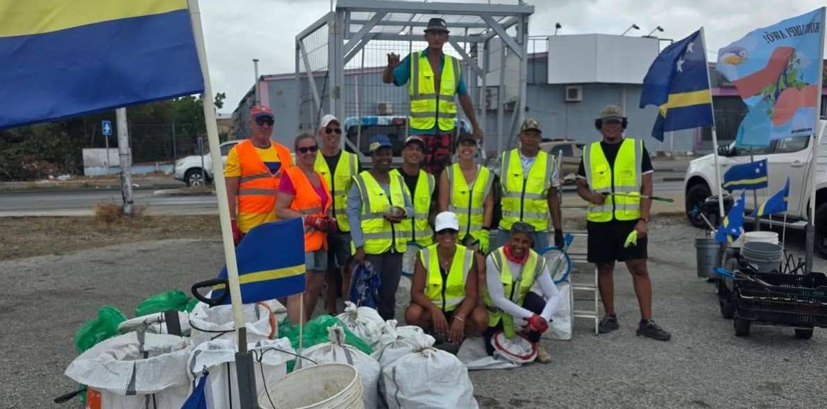 Volunteers Remove 177 Kilograms of Trash During Cleanup Effort in Saliña