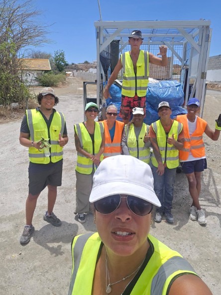 Volunteers Remove Nearly 200 Kilograms of Trash from Roadside in Curaçao Cleanup Campaign