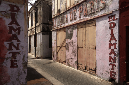 Preservation foundation buys collapsed building 'La Moda de Paris'