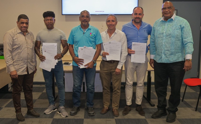 Minister Charles Cooper Issues Work Orders for Road Maintenance and Asphalt Projects Across Curaçao