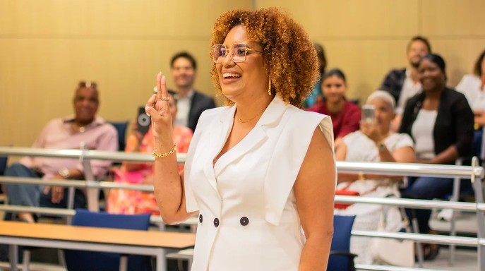 Melanie Sue Ann Rog Sworn In as Certified Papiamentu Translator