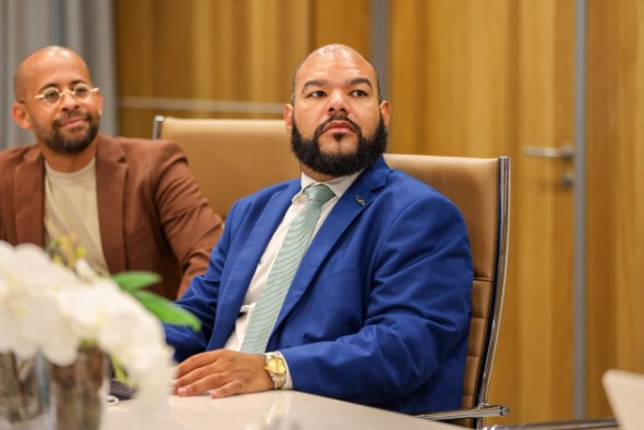 Middelhof Says Curaçao Talent Shortage Justifies Flexibility in Government Board Appointments