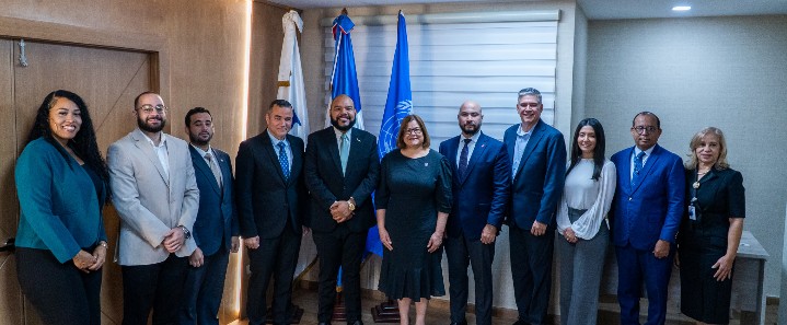 Minister Middelhof Meets with Dominican Aviation Authorities and Airlines to Strengthen Air Connectivity