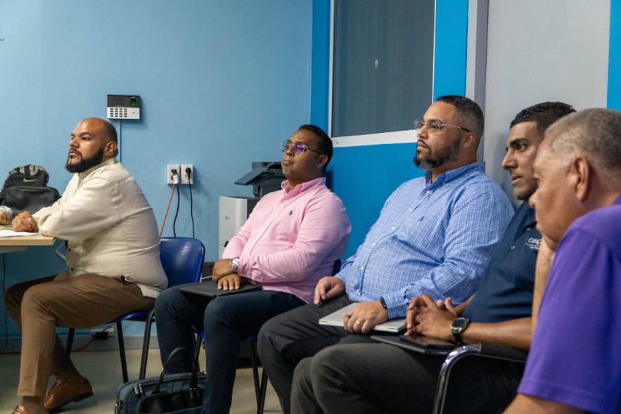 Tourism Minister Meets with Politur to Strengthen Visitor Safety in Curaçao