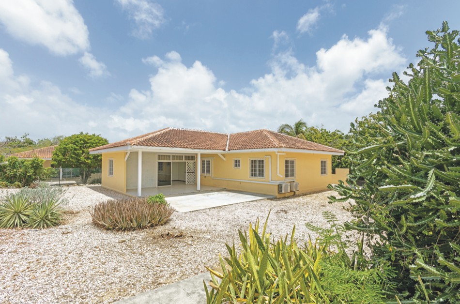 Sale of Defence Housing in the Katoentuin Neighborhood on Curaçao