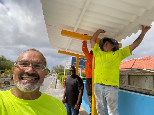 How a Curaçao professional restored humanity and dignity to a forgotten bus stop in Mahaai