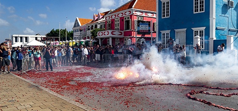 Pagara Firecrackers Light Up Willemstad During Curaçao’s New Year Celebrations