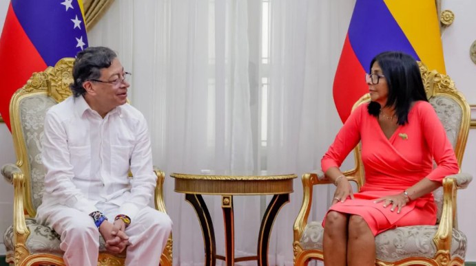 Petro visits Venezuela in first high-level foreign trip since Maduro arrest, tensions with U.S. rise