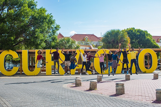 ‘Youth in debate about their advice for the future’