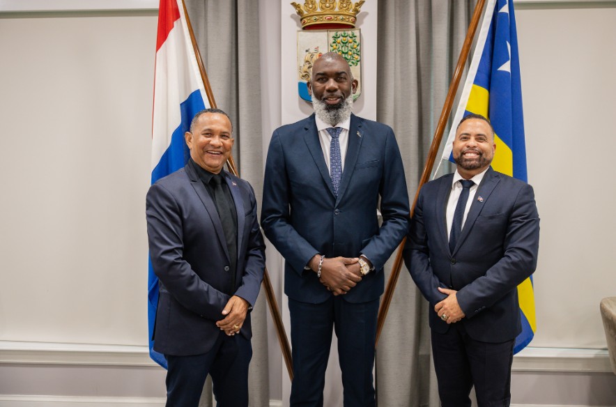 Prime Minister Pisas and Dominican Republic Consul General Reaffirm Desire to Strengthen Cooperation