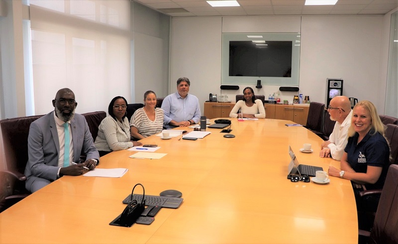 Minister seeks transparency from Animal Protection Curaçao amid financial concerns