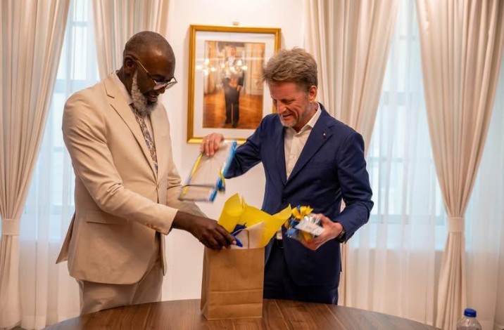 Prime Minister Pisas and Prince Pieter-Christiaan discuss sports and youth development in Curaçao