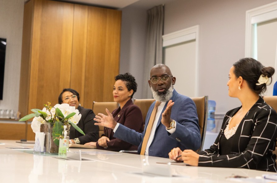 Curaçao and Suriname Explore Deeper Cooperation in Agriculture, Education, Justice and Energy