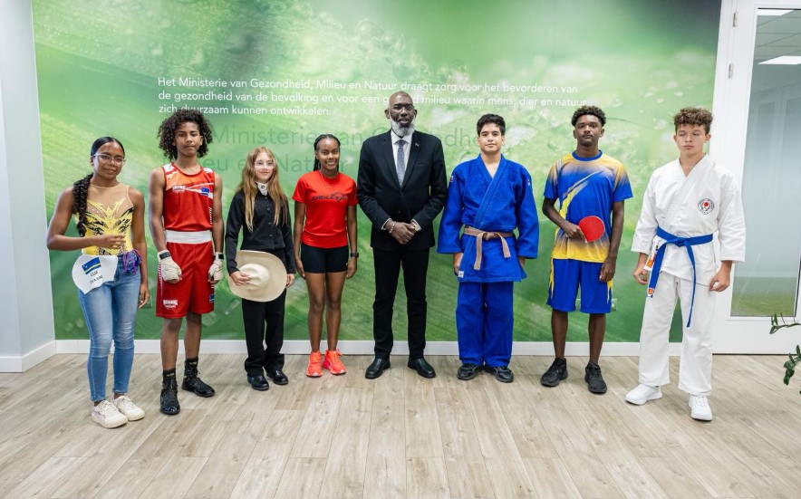 Prime Minister Pisas Meets Young Athletes, Highlights Role of Sports in Curaçao’s Future
