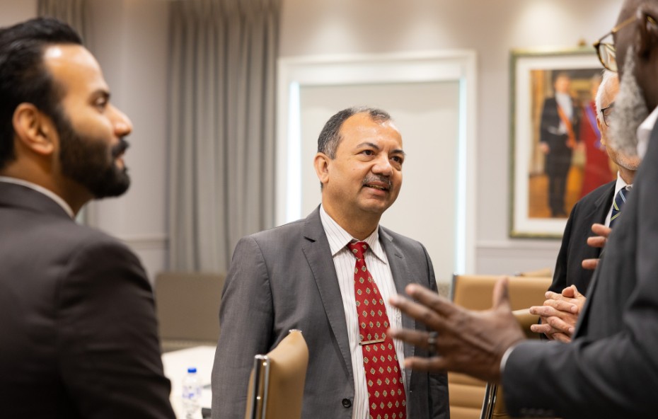 Prime Minister Pisas Welcomes Indian Ambassador to Strengthen Ties Between Curaçao and India