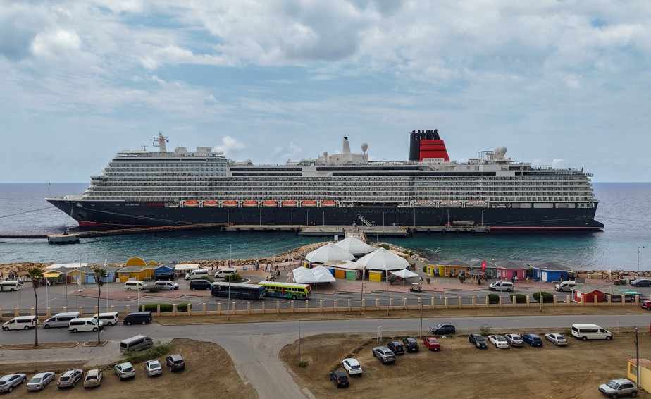 Curaçao Welcomes Cunard’s MS Queen Anne on Maiden Call