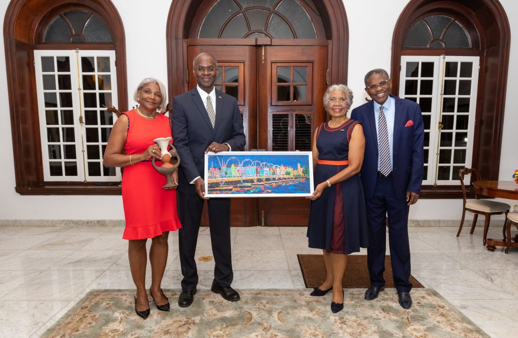 Governor George-Wout bids farewell to Governor Holiday of Sint Maarten