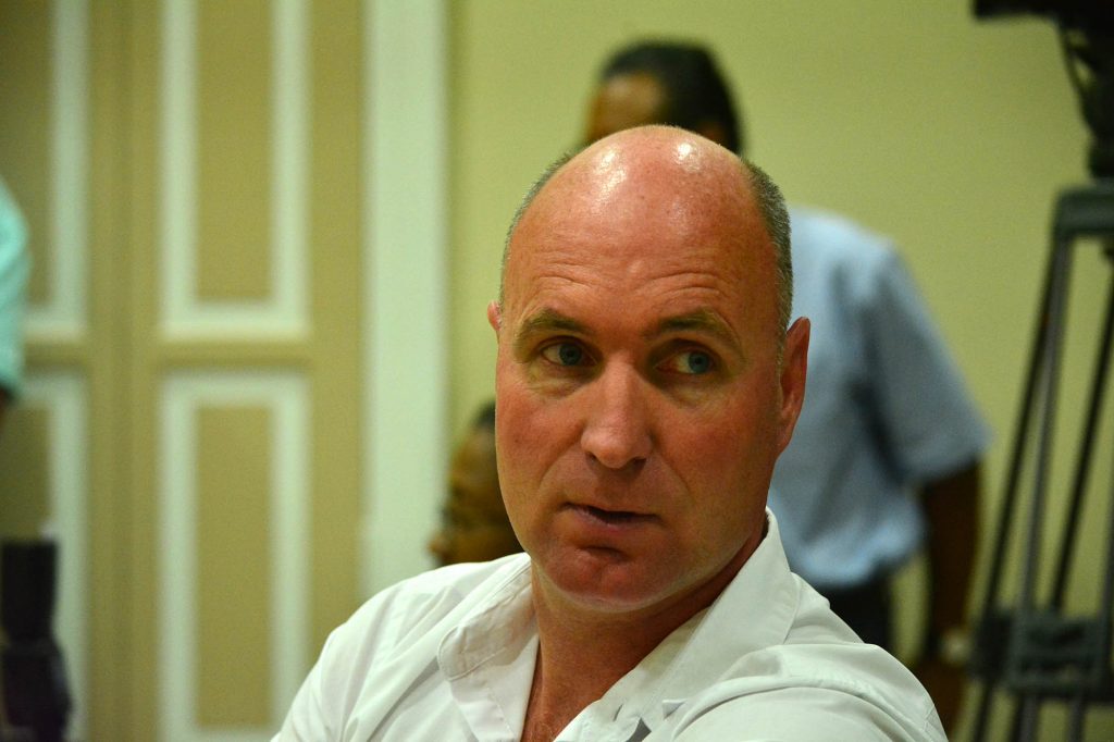 Hart suspension lifted, nine journalists boycott press conferences