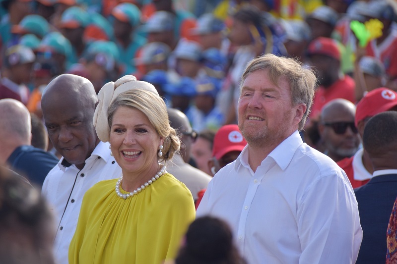 Dutch Prime Minister: Not enough political support to force the king to pay taxes