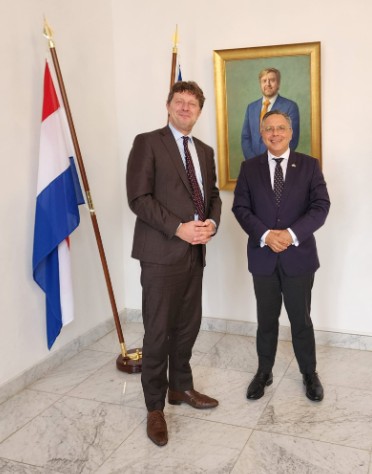 Governor and Former Attorney General Discuss Kingdom Relations