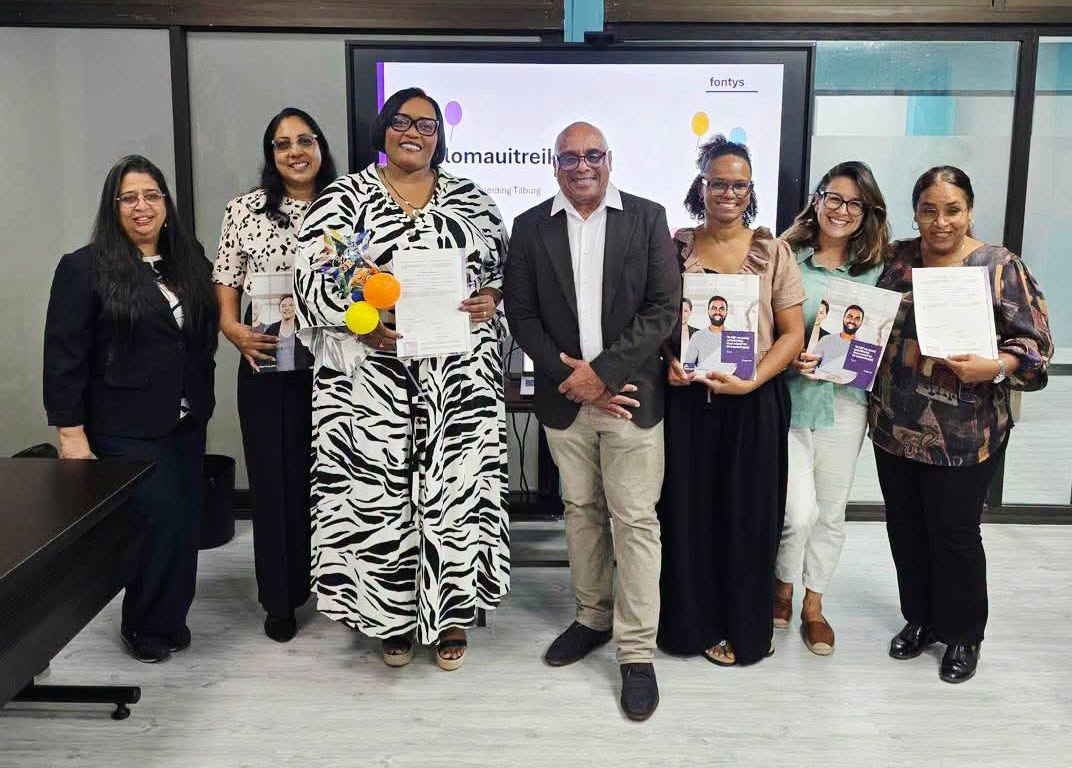 Six Curaçao Teachers Earn Master's Degrees in Chemistry and Geography Through Government-Funded Program