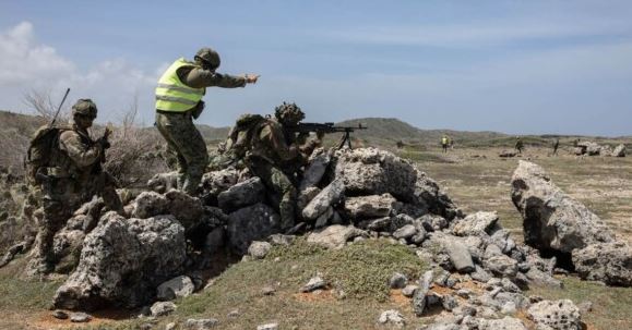 13th Raiding Squadron of Marine Corps trains in Curaçao