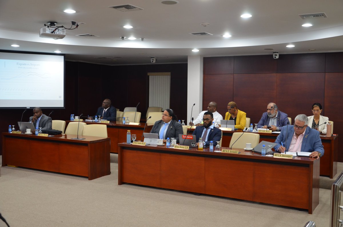 Sint Maarten legislature approves slimmed-down ENNIA agreement