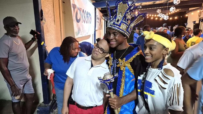 Nedion Sluis Surprises Totolika Youth at Annual Karnavalika Celebration